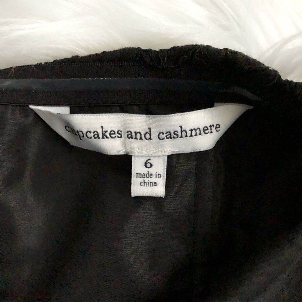 CUPCAKES & CASHMERE Dress! Retail $115 - Picture 5 of 7